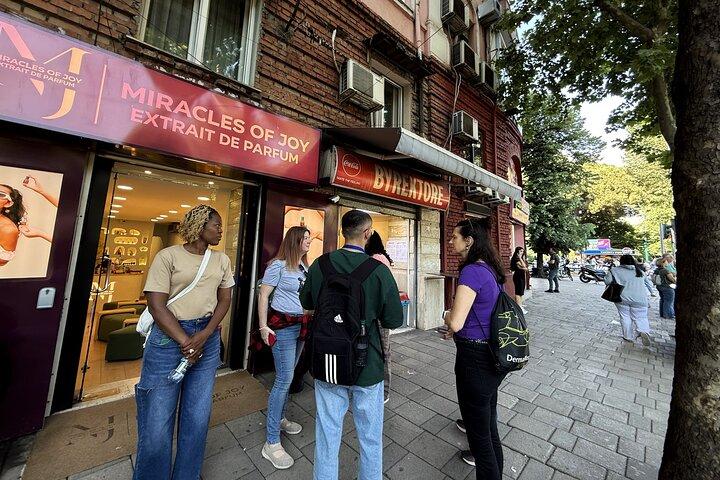 Lokal madoplevelse og vandretur i Tirana