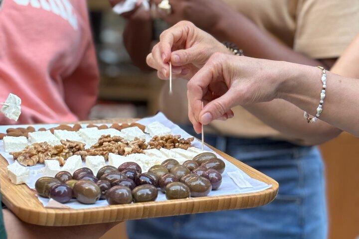 Lokal madoplevelse og vandretur i Tirana