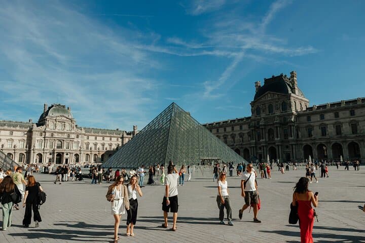 Paris Louvre Museum Entrance Ticket with Reserved Entry Time