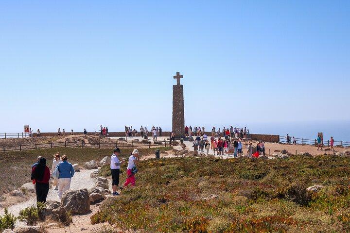 From Lisbon: Sintra, Pena & Winery Tour with Tasting Small-Group