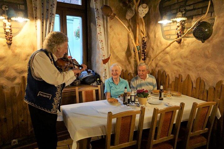 Budapest - Obuda Food Tour com 8 + degustações e vinhos locais