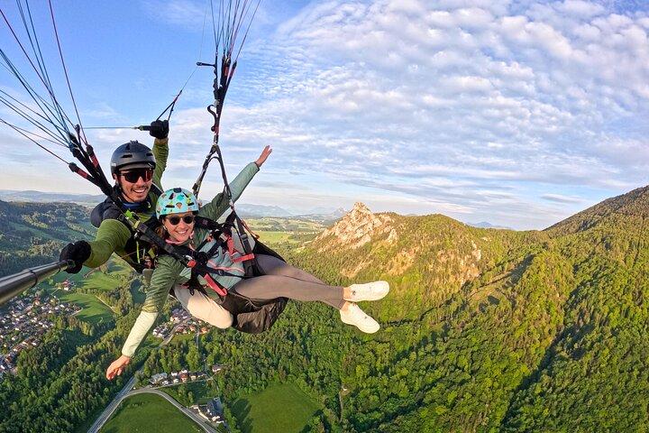 Tandem paraplyflyvning by og alpine udsigt i Salzburg
