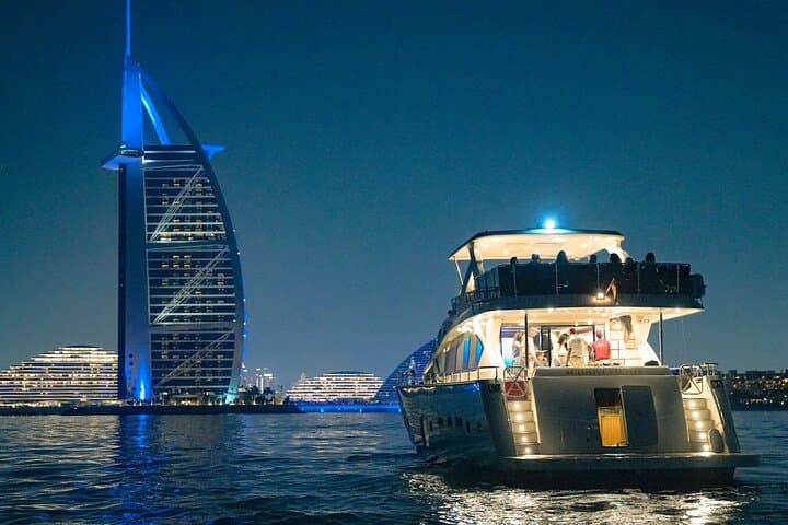 Dubai Harbor: Luxury Yacht Tour with BBQ Options