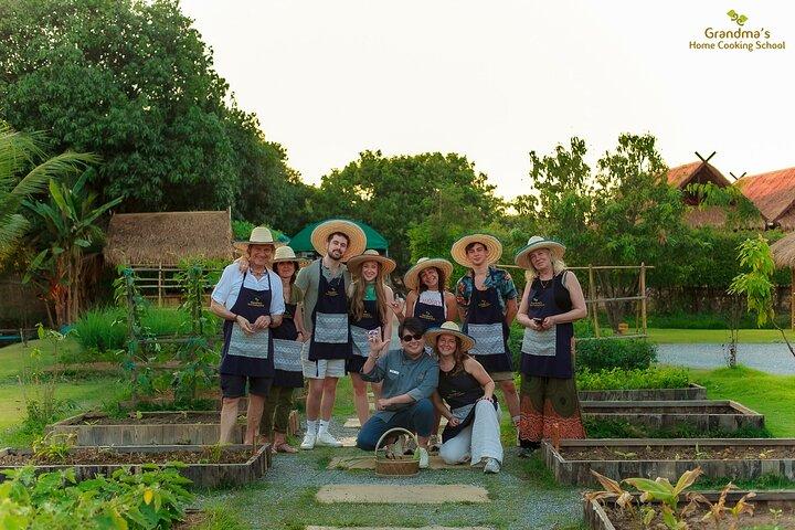 Sunset Thai madlavning med mormor - Farm & aften fest