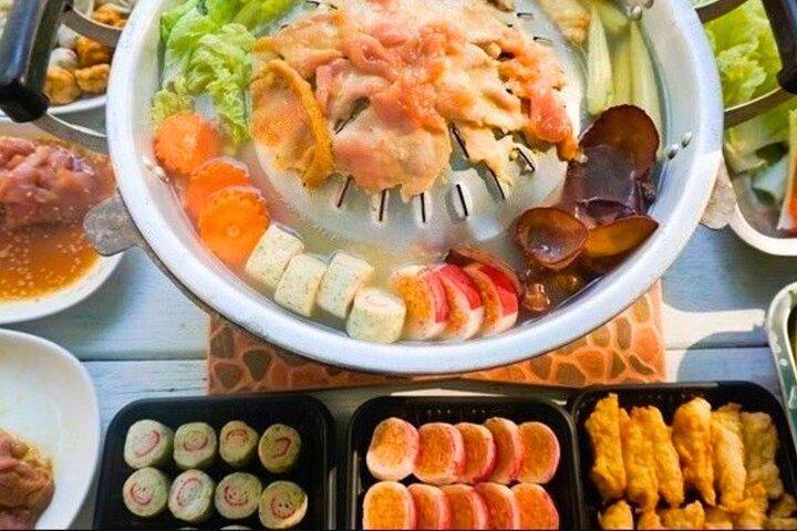 Marché nocturne de Luang Prabang et cuisine de rue avec visite privée au barbecue
