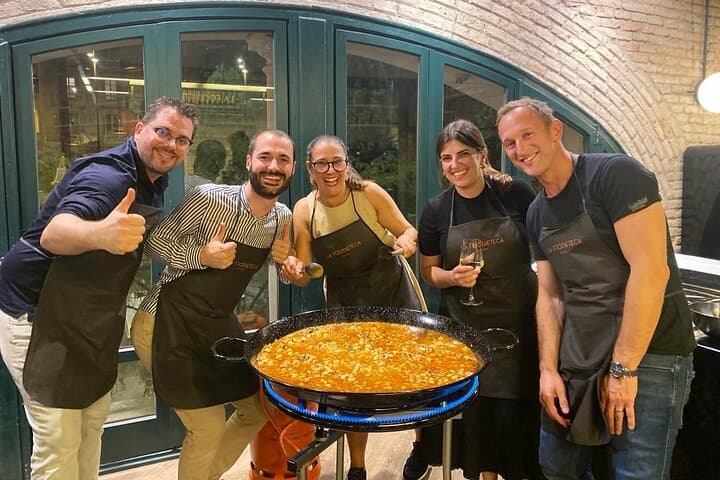 Santa Caterina Market Tour, Tapas & Paella Cooking Class