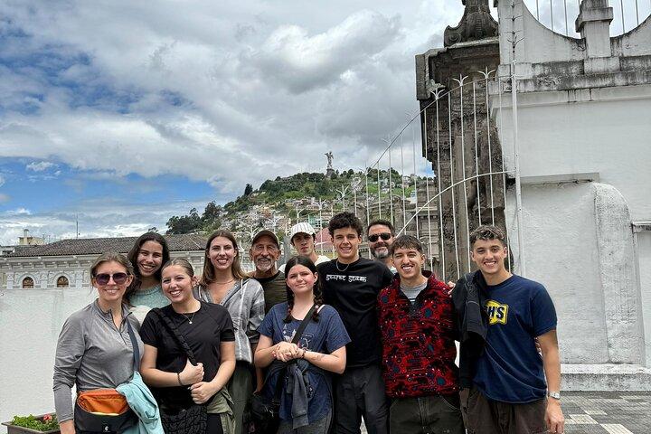 Tour privato di Quito: Città Vecchia, Centro del Mondo e Funivia