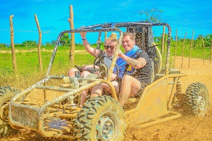 Tour in carrozza da Punta Cana a Macao Beach e Taino Cave