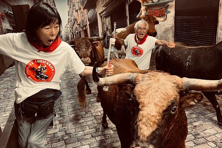 パンプローナ市内プライベートツアー(トロサでのランチ付き)