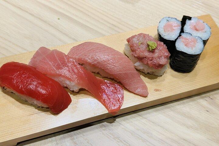 Osaka: Shinsekai Guided Food Walking Tour