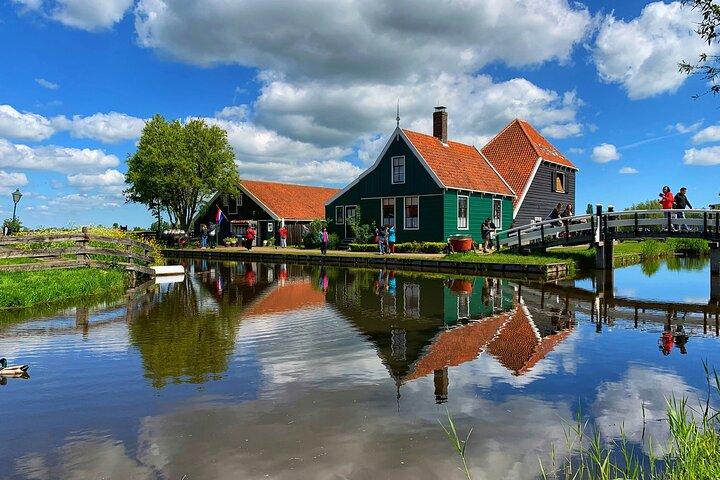 Excursion privée en bateau de luxe à Zaanse Schans au départ d'Amsterdam 5 heures