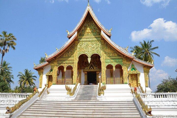 Tour privado de día completo por la ciudad de Luang Prabang