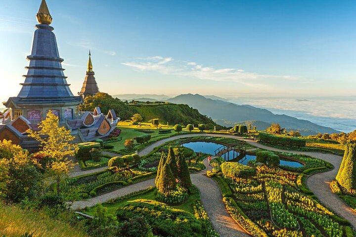 Private Doi Inthanon Tour med vandreture pagoder og vandfald