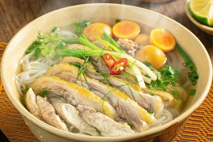 ハノイ料理教室: フォー/ブン・チャ/バイン・セオ...+無料卵/塩コーヒー