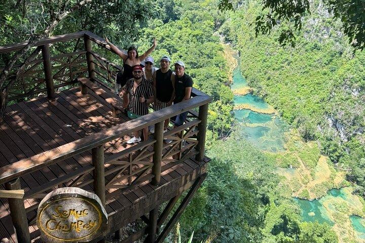 Dia inteiro para Semuc Champey saindo da Cidade da Guatemala