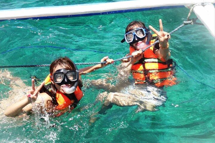 Boracay Island Hopping : Buffet & Swim w/ Fish | Opt : Cueva de Cristal
