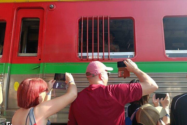 Damnoen Floating Market & Maeklong Railway Private Excursion