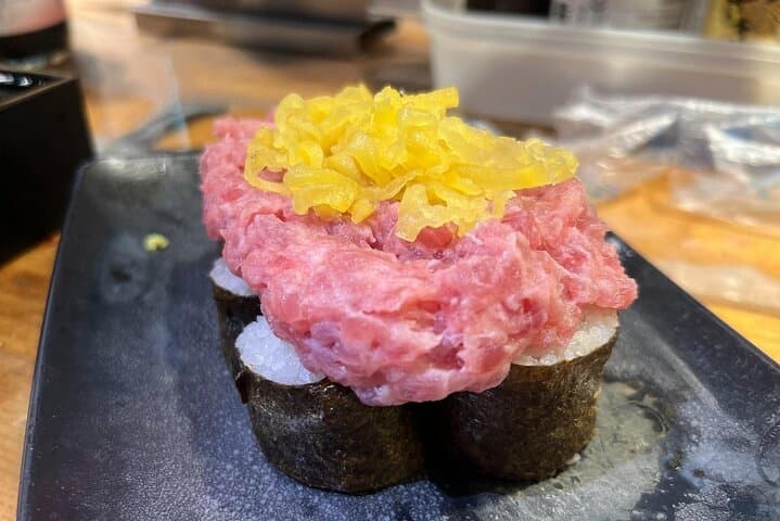 Tokyo: Shinjuku Food Tour with 15 Dishes and 4 Local Eateries