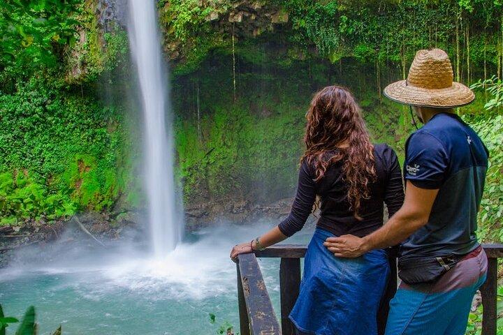 La Fortuna Waterfall & AirTime Zipline Tour avec déjeuner