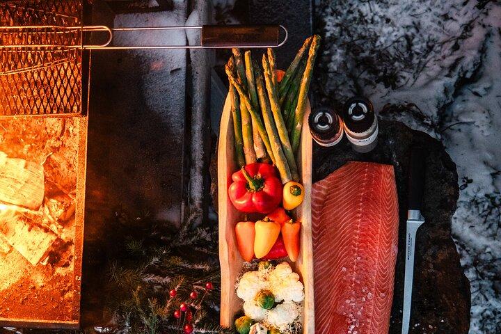 Ervaar Northern Lights een traditioneel Fins diner in Igloo