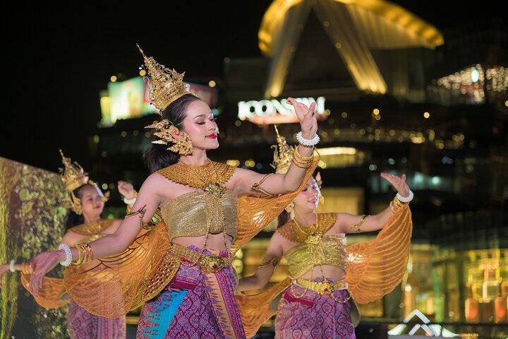 Sawasdee Chao Phraya Diner Cruise in Bangkok