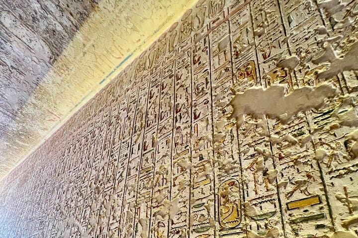 Luxor: Private Guided Tour Explore the East&West Banks in One Day