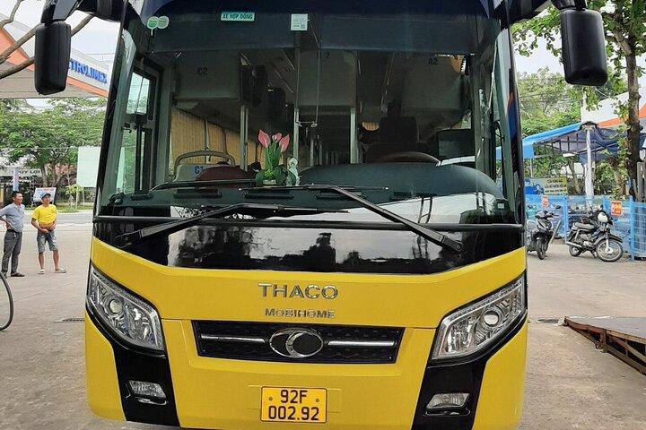 Uma viagem de um dia de ônibus com Guia Inglês e passeios turísticos