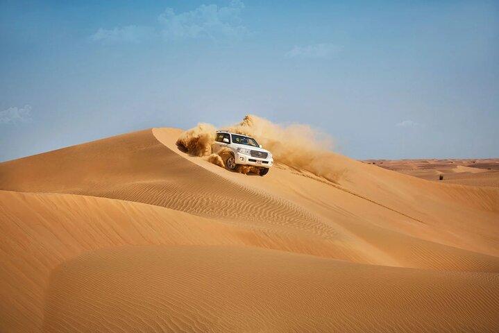 Luxe woestijnsafari met kameelritten en BBQ-diner