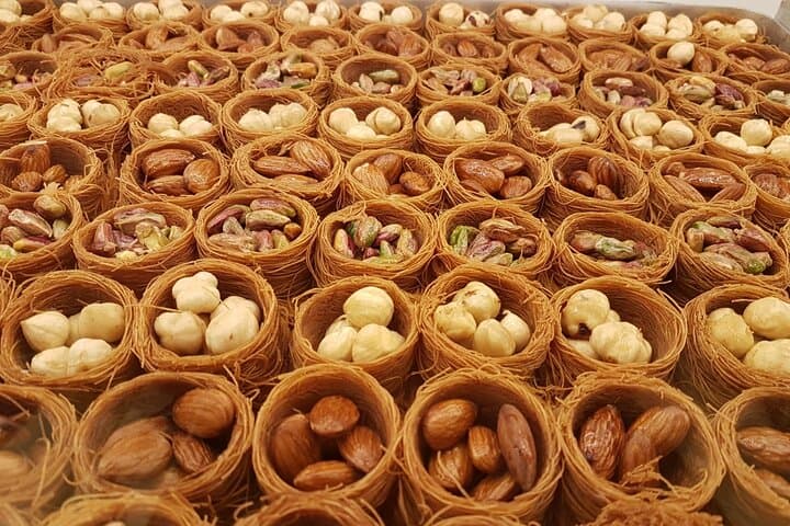 Istanbul Kadikoy Food Tour with 12+ Local Delicacies Tastings