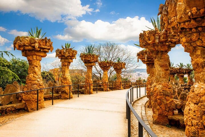 Priority Access Private Guided Tour of Park Güell