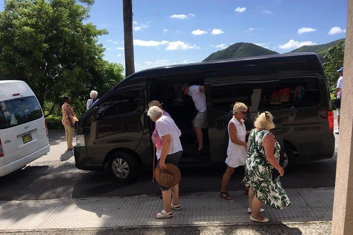 Transfer de ida e volta entre o Aeroporto de Antigua e o Hotel Antigua