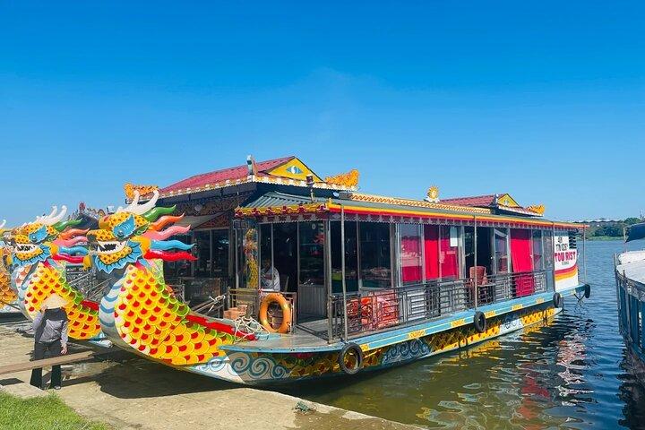 Danang : Hai Van pass-Lap An Lagoon-Hue Imperial