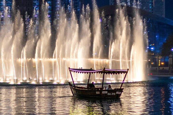 Dubai Fountain Show und Abra Lake Ride Tickets
