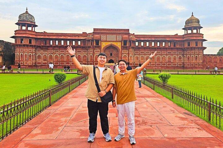 Sunrise Taj Mahal & Agra Tour From Delhi with 5* Breakfast