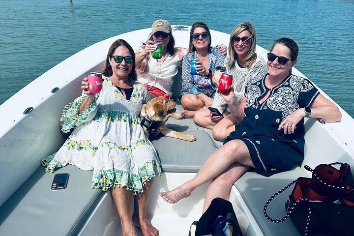 Dia inteiro Sanibel Eco Barco Charter com o Golfo e Pine Island