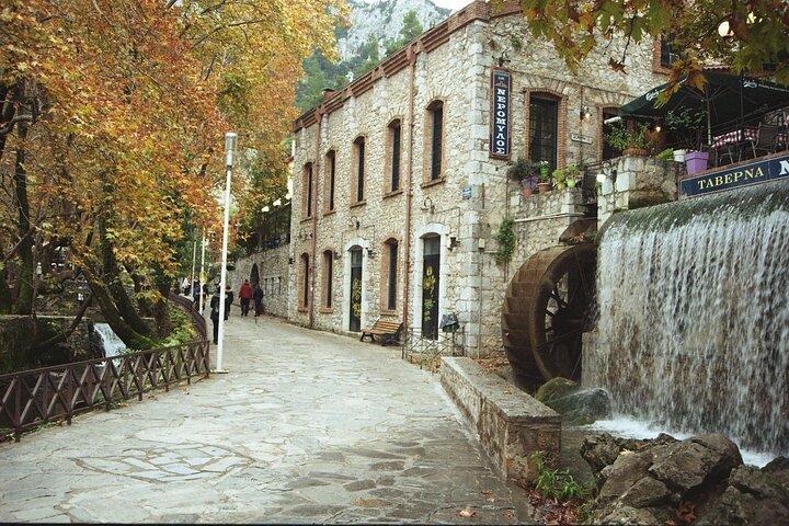 Tour naar Livadia Thermopylae en Hot Springs in Athene