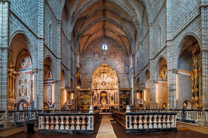 Évora with Wine Experience: Beyond the Tejo River