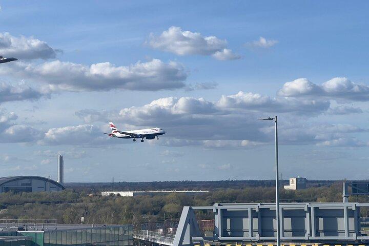 Heathrow Airport to/from London - Private Transfer + Meet & Greet