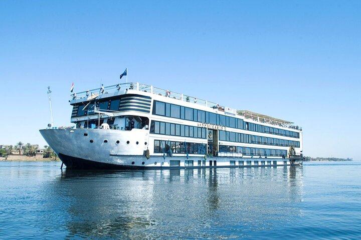 4 dag 3 nætter Nile Cruise fra Aswan til Luxor Private Tour