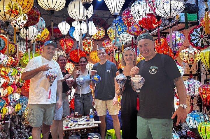 Visite à pied de Hoi An, classe de fabrication de lanternes et promenade en bateau-panier jusqu'à la jungle de la noix de coco