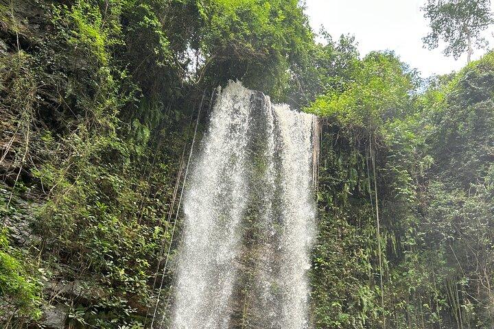 Atv et cascade Aventure avec déjeuner à travers Aburi