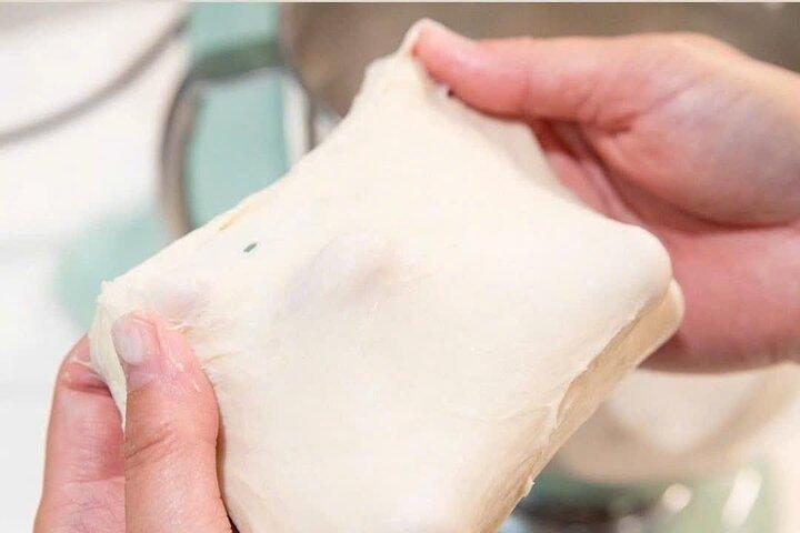 Hands-On Bánh Mì Baking Workshop, com vista para o rio