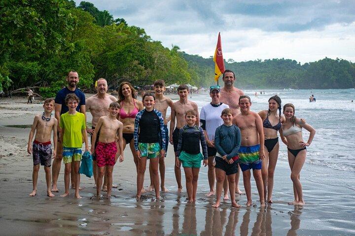 Aprenda a surfar com Yazdany Castro em Manuel Antonio.