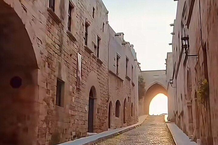 Rhodes Private Lindos Tour And Anthony Quinn Bay To Old Town (ロードス・プライベート・リンドス・ツアー・アンド・アンソニー・クイン・ベイ・トゥ・オールドタウン)
