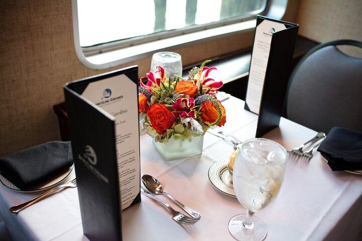 Charleston Harbor Luxus-Dinner-Kreuzfahrt mit Live-Musik