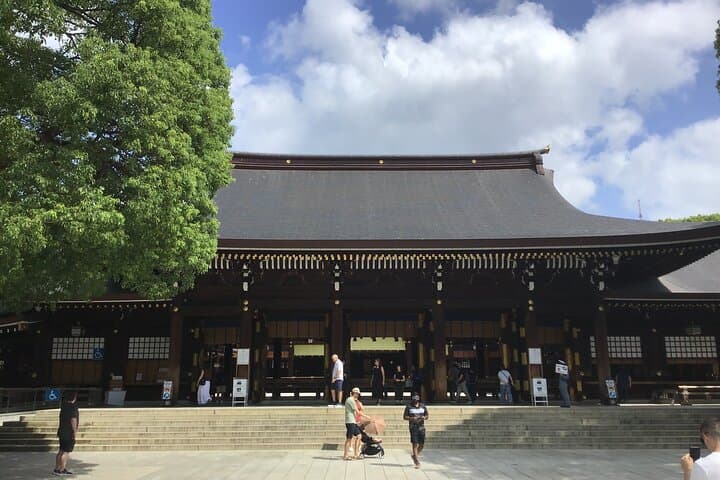 Tokyo: Meiji Jingu Cultural Walking Tour with Japanese Historian
