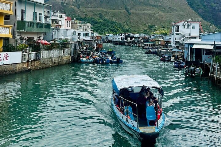 Lantau Sunset: Tai O Stilt Houses, Snack Making & Private VAN