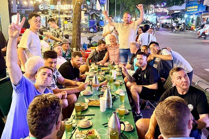 Ho-Chi-Minh-Stadt : Saigon Craft Beer & Local Food Tour Mit dem Roller