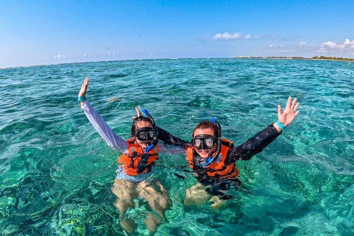 Ruines privées de tulum avec tuba de récif, cénote et cérémonie maya
