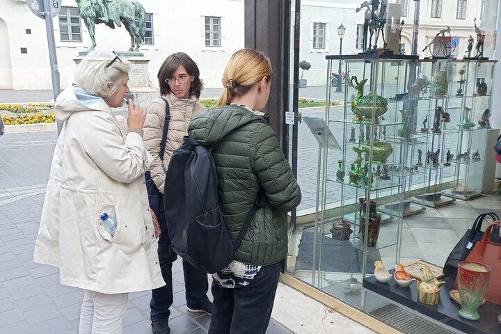 Esplora Pest Un tour turistico locale di Budapest